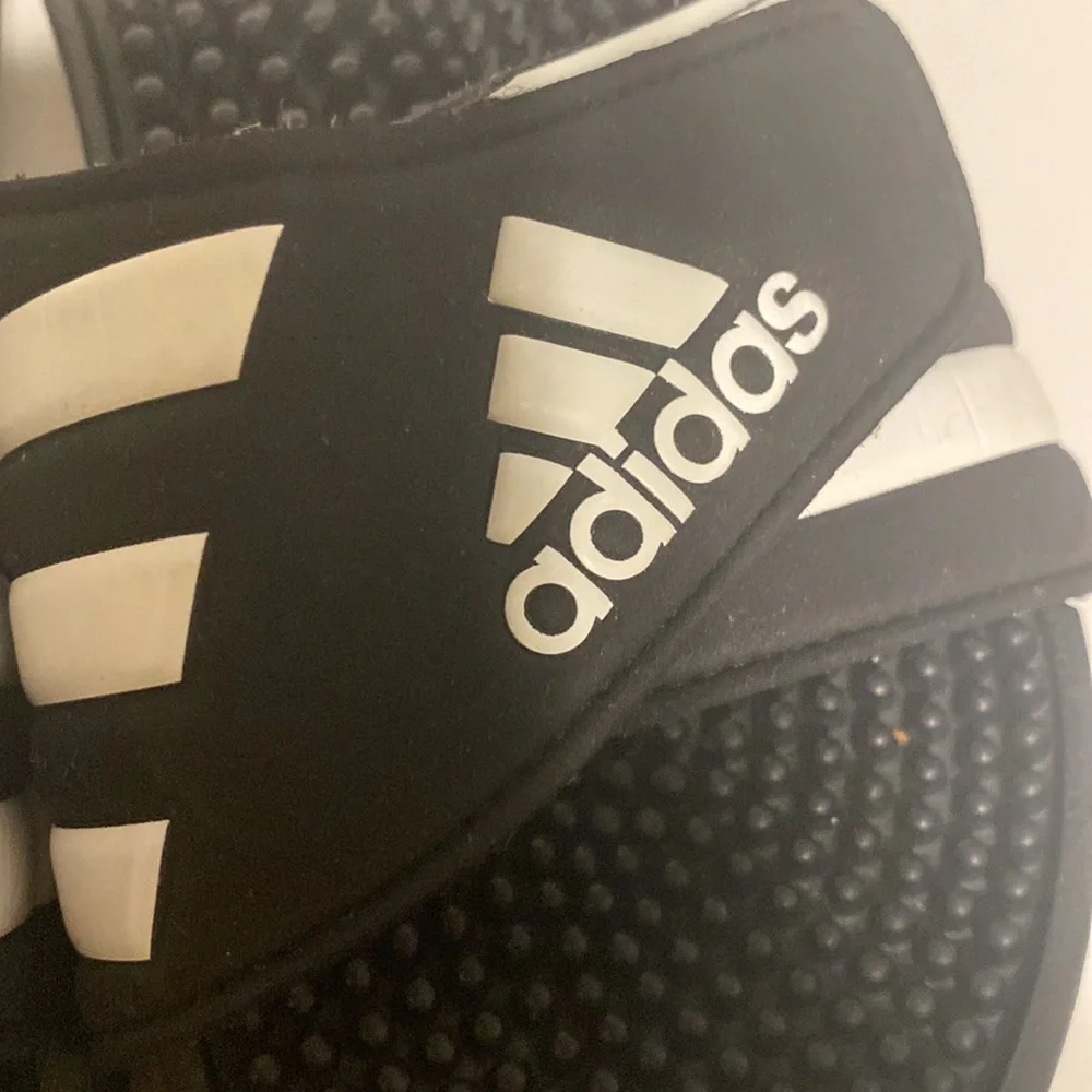 adidas kids slides shoes size 5 black & white color